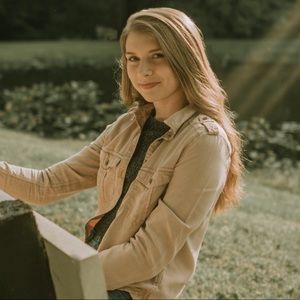 Meet your Posher, Jelyn